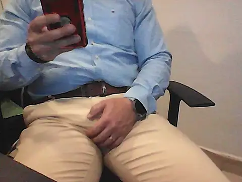 Kalel17073 live cam on StripChat