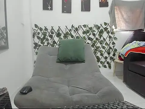 Latins_Boss webcam