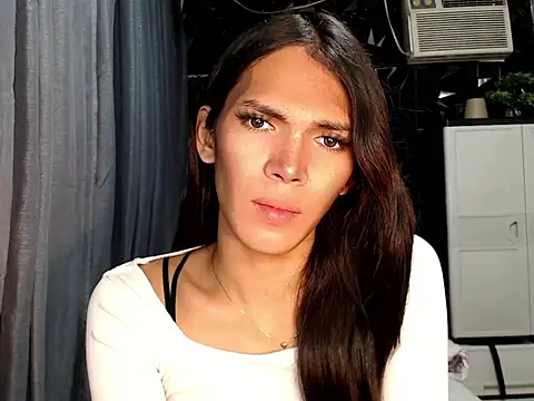 GORGEOUS_CARMEE webcam