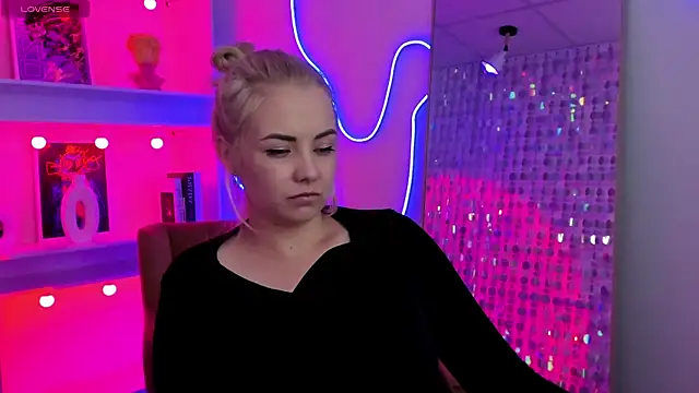 StephanieSweety live cam on StripChat