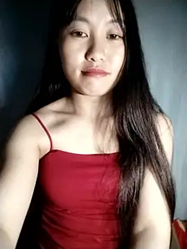 Cherry-squirtt live cam on StripChat