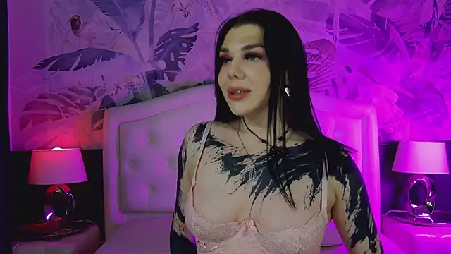 MaeveMoon webcam