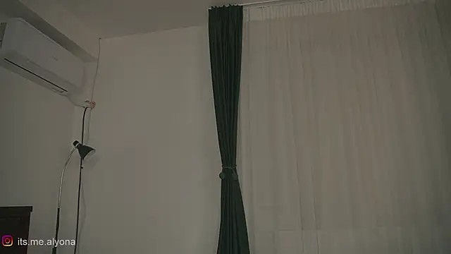 Alyonaqueen_ webcam