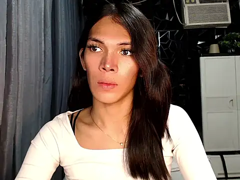 GORGEOUS_CARMEE webcam