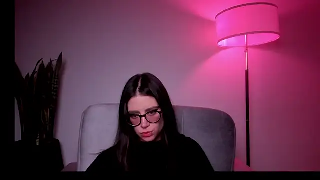 HazelKush webcam