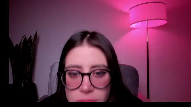 HazelKush webcam