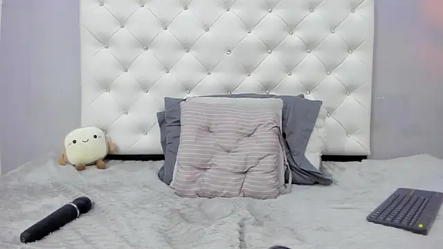 NICOLSKINNY1 webcam