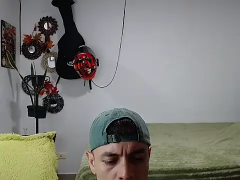 PaleVibes webcam