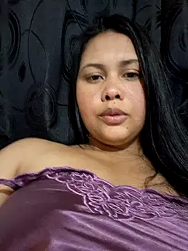 Alessandraa- live cam on StripChat