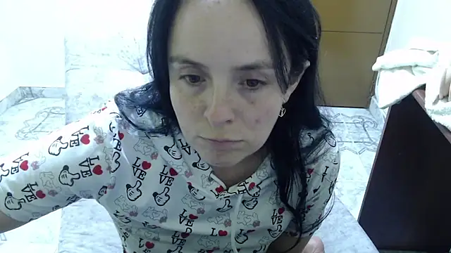 antara_hotgirl live cam on StripChat