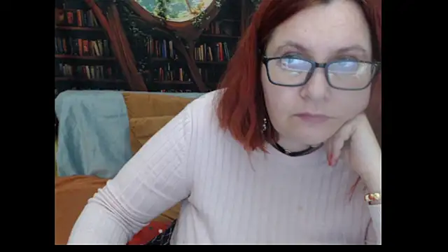 PlayfullMature live cam on StripChat
