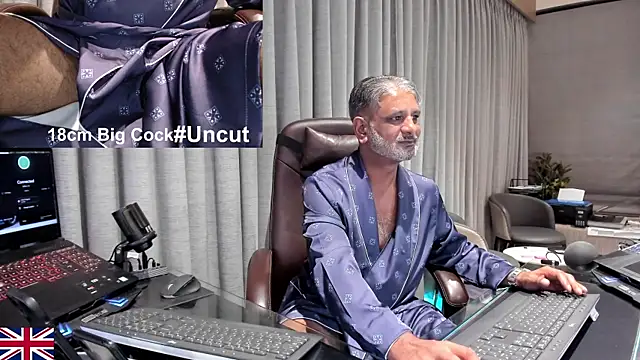 OnlineBossUK webcam