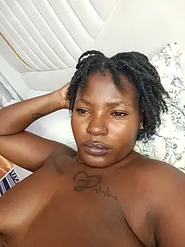 TrishaKalid webcam
