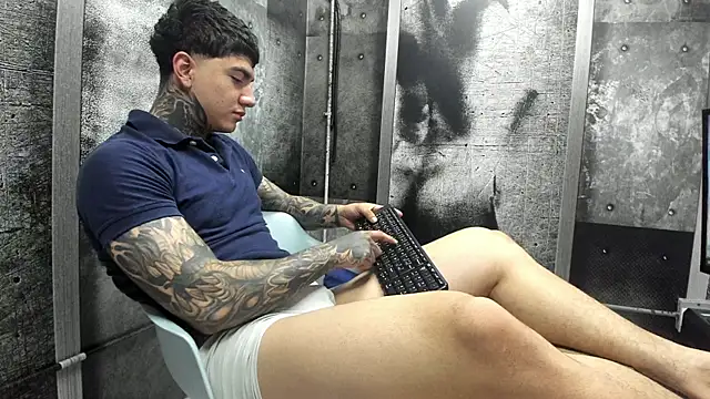 Gury_tattoo webcam