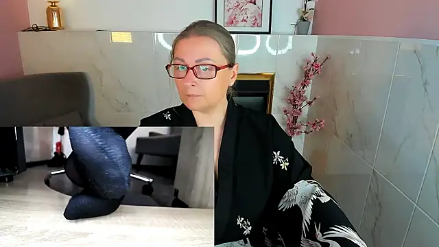 Alexandra_Kind webcam