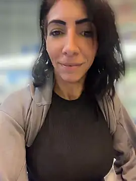 Yasmiinee webcam