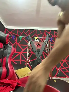 friends_lust_latin live cam on StripChat