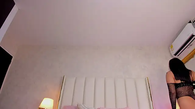 KaylaDavies webcam