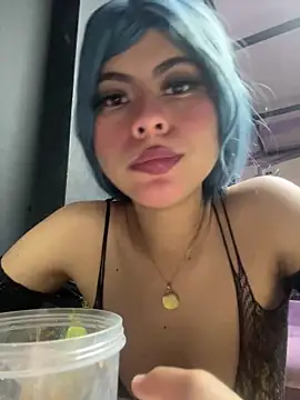 Eva_Feller69