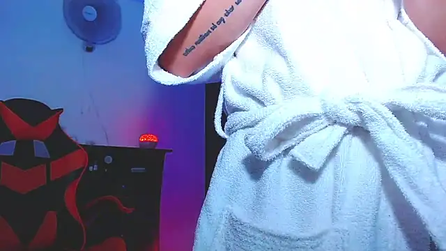 ADAM_HOT webcam