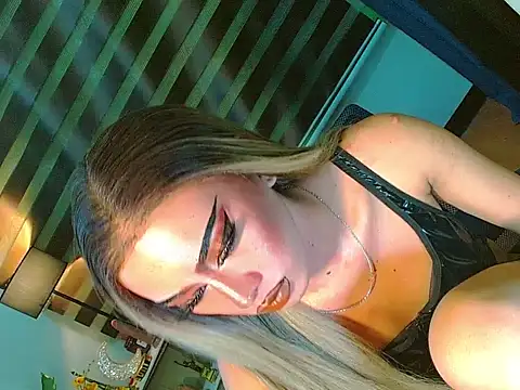 HOLLYWOOD_QUEEN_88 webcam