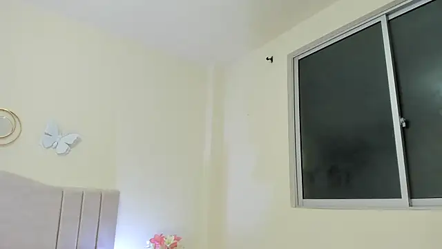 Valeria_Cruz83 webcam