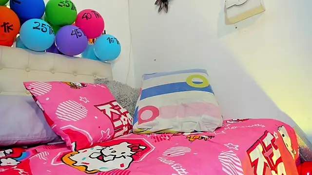 MiaEvans0 webcam