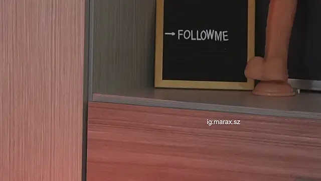 Mara_HugeAss webcam