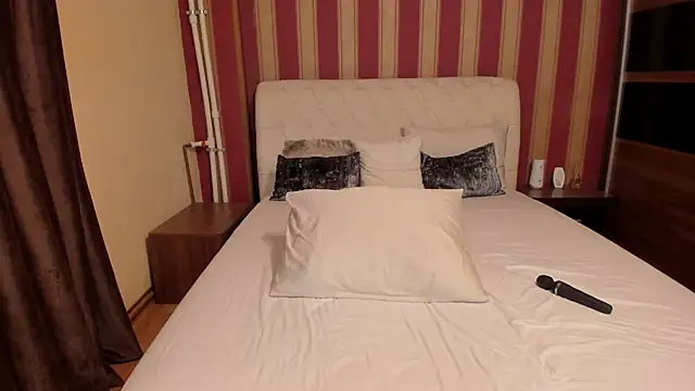 AshxleyPage webcam