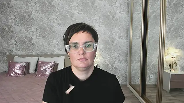 MayaNoire webcam