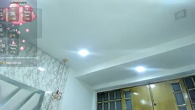 MiaPeach_ webcam