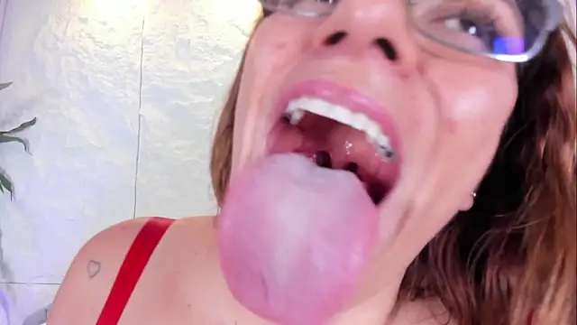 naughty_flower18 webcam