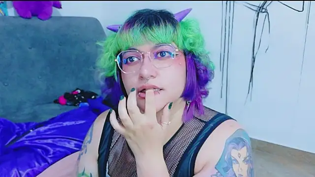 XxGreenGoodxX webcam