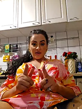 DivineGoddess88ForYouKing webcam