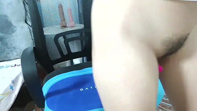 Mila_99 webcam