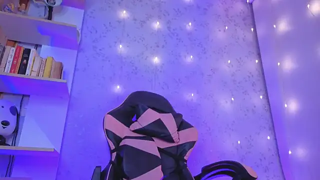 _Alexaavandercloude webcam