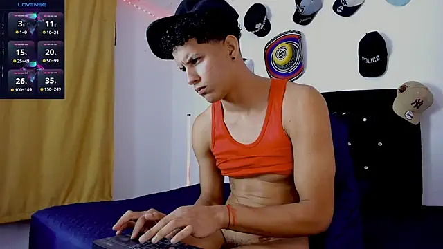 theo_bigcock_ webcam