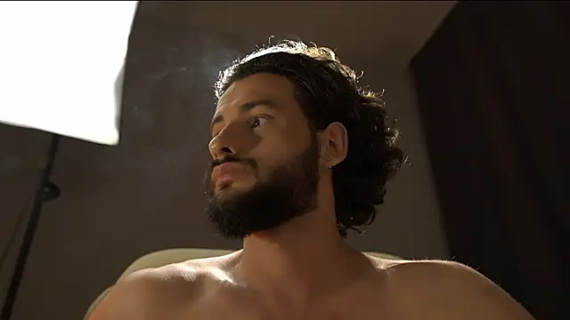 Keen___Luckystrike live cam on StripChat