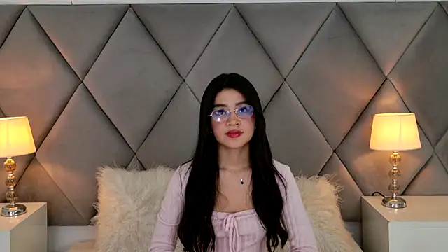 Watch OliviaDiaz live on EroticFlix - High definition streams