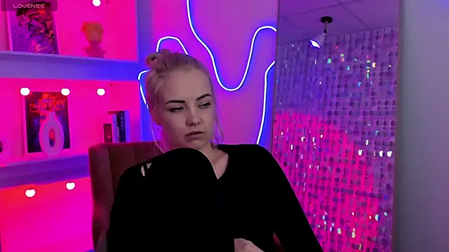 StephanieSweety live cam on StripChat