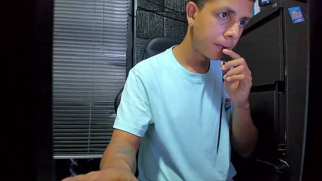 boy_bigcock24cm webcam