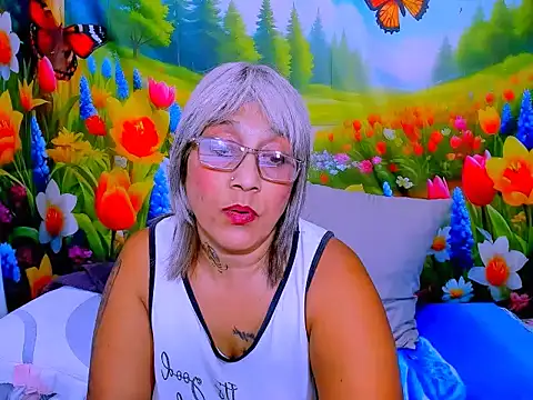 indianroxy webcam