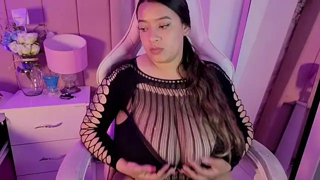 MollyBigBoobs12 webcam