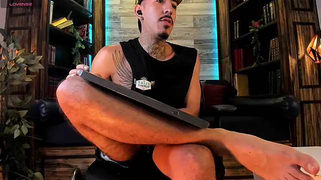 Donovan_Desmond webcam