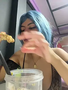 Eva_Feller69