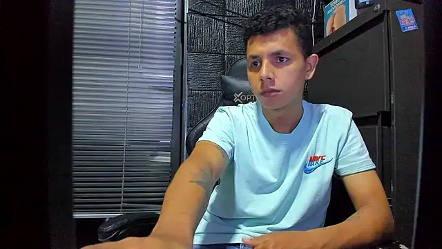 boy_bigcock24cm webcam