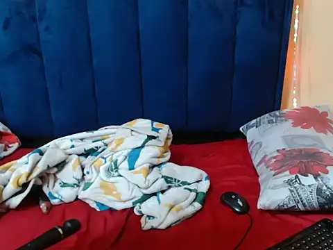 HotCreamyTea webcam