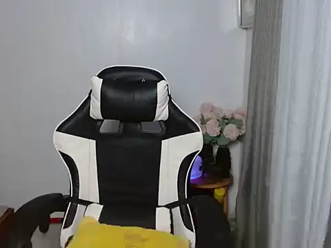 curlyasian_njxx webcam