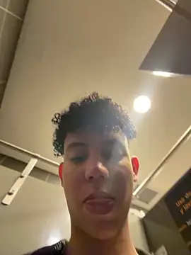 yoursexyjose Live Webcam on Stripchat