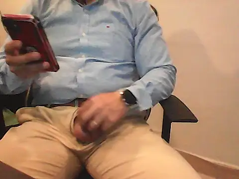 Kalel17073 live cam on StripChat